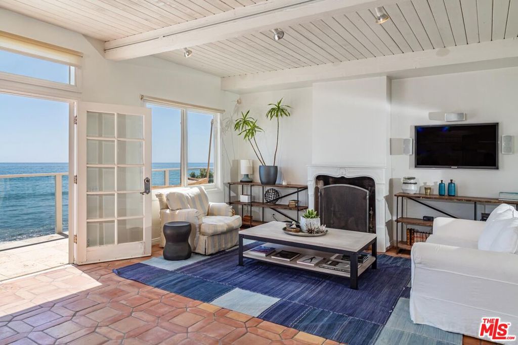 24216 Malibu Road Property Photo 6