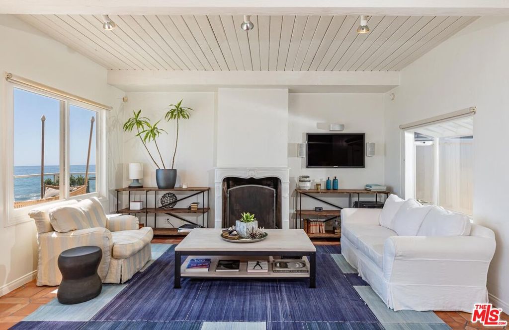 24216 Malibu Road Property Photo 7