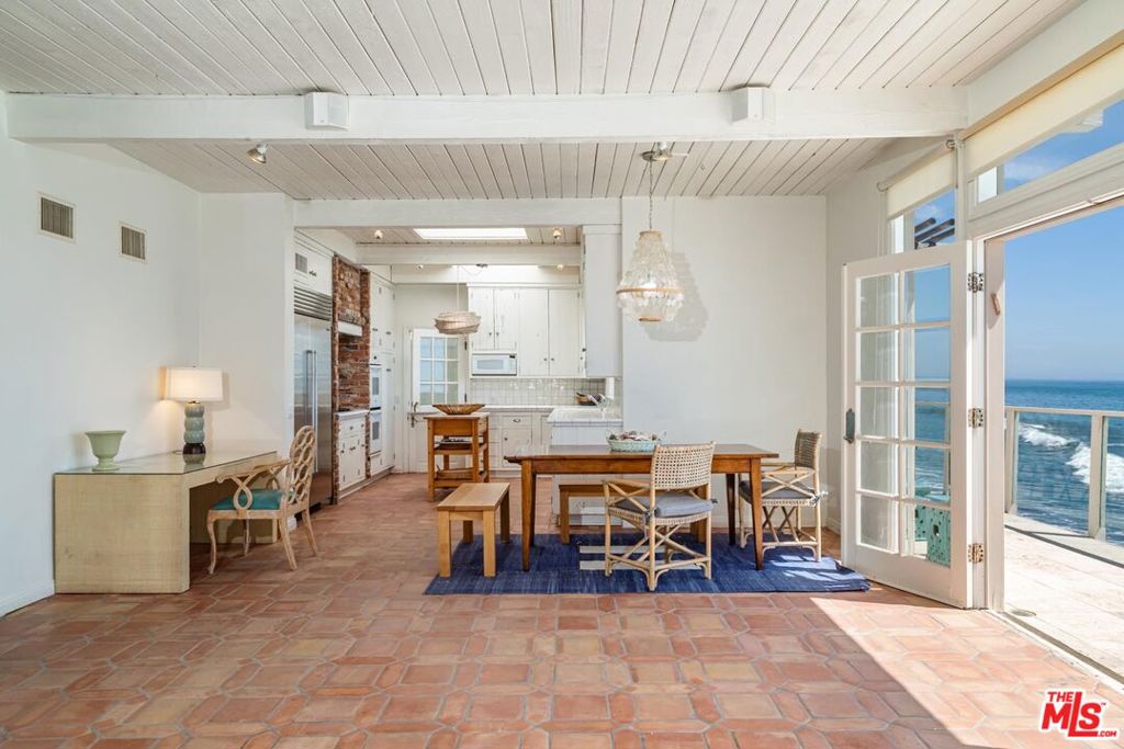 24216 Malibu Road Property Photo 10
