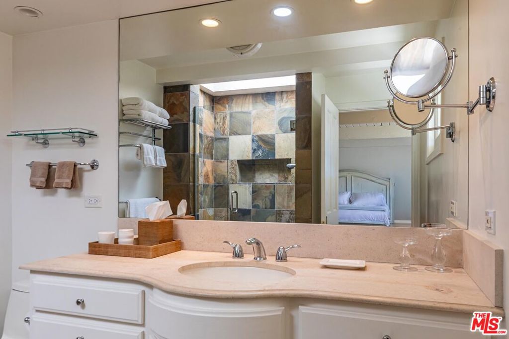 24216 Malibu Road Property Photo 21