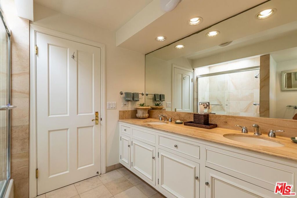 24216 Malibu Road Property Photo 23