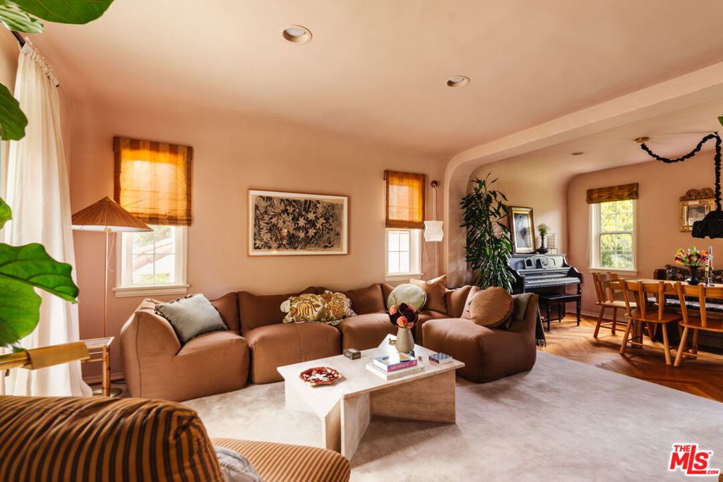 2380 Lake View Avenue Property Photo 6