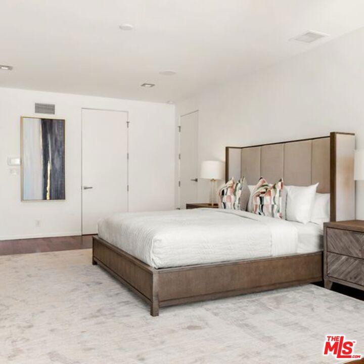 8954 St Ives Drive Property Photo 15