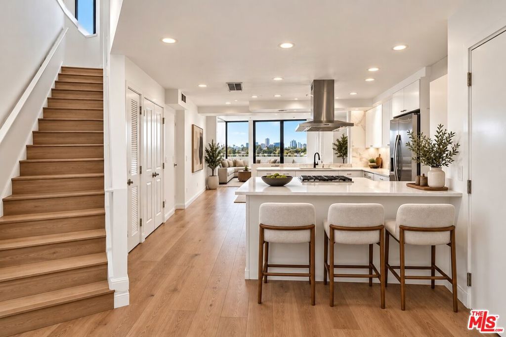 8704 Santa Monica Boulevard Ph3 Property Photo 1