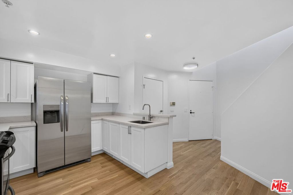8704 Santa Monica Boulevard Ph3 Property Photo 10