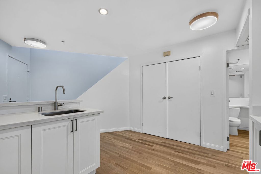 8704 Santa Monica Boulevard Ph3 Property Photo 11