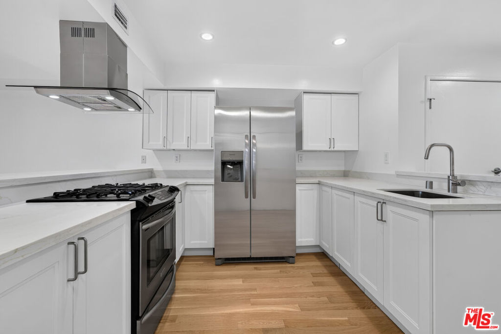 8704 Santa Monica Boulevard Ph3 Property Photo 12