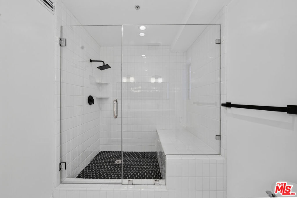 8704 Santa Monica Boulevard Ph3 Property Photo 18