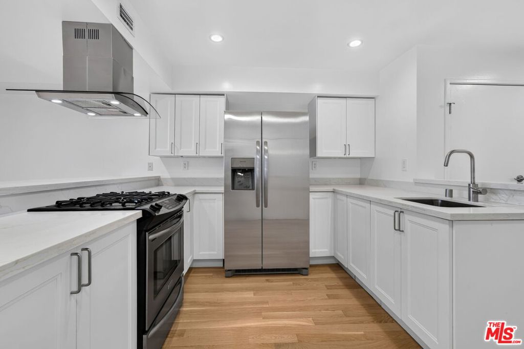 8704 Santa Monica Boulevard Ph3 Property Photo 32