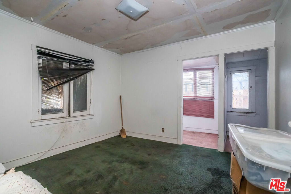 2249 W 29th Street Property Photo 25