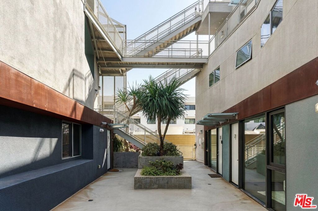 751 N Fairfax Avenue 2 Property Photo 2