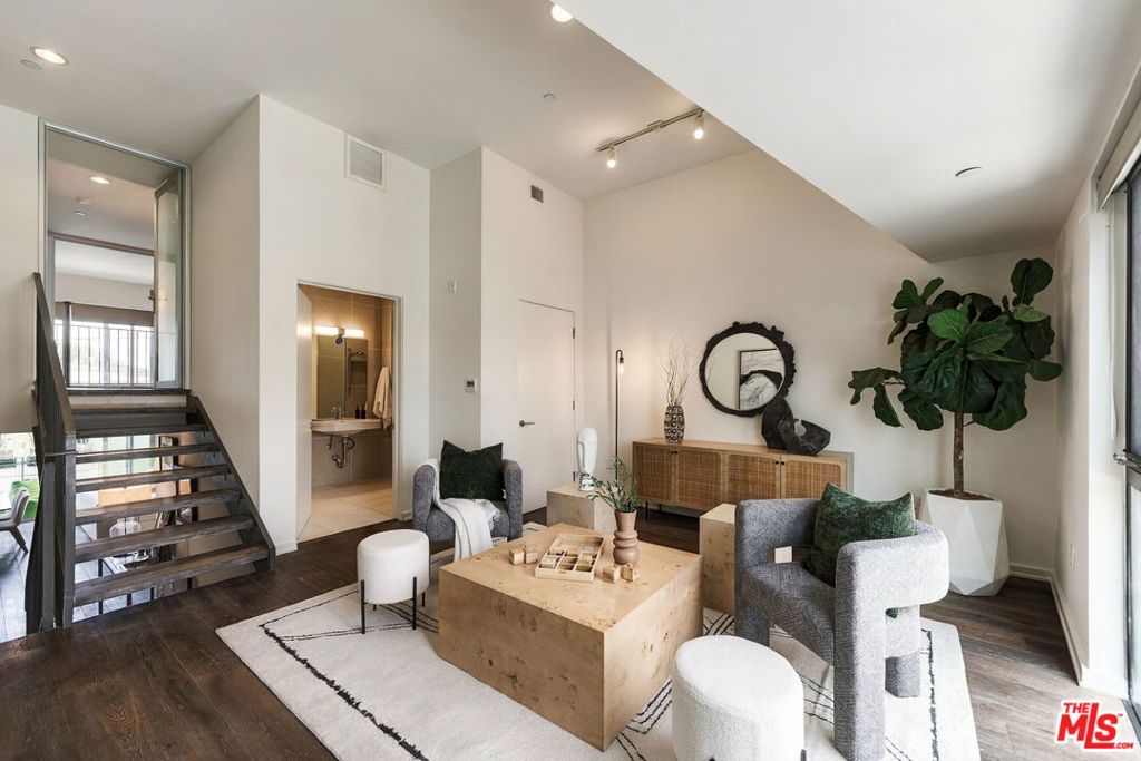 751 N Fairfax Avenue 2 Property Photo 4