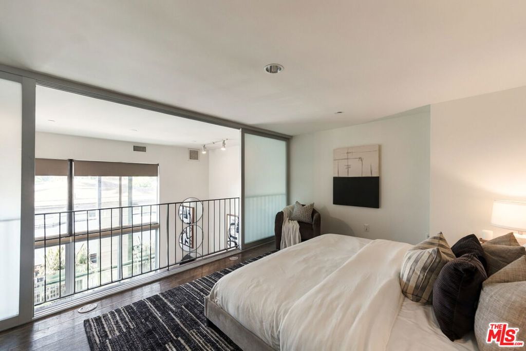 751 N Fairfax Avenue 2 Property Photo 7