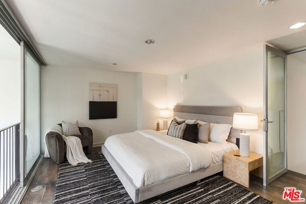 751 N Fairfax Avenue 2 Property Photo 8