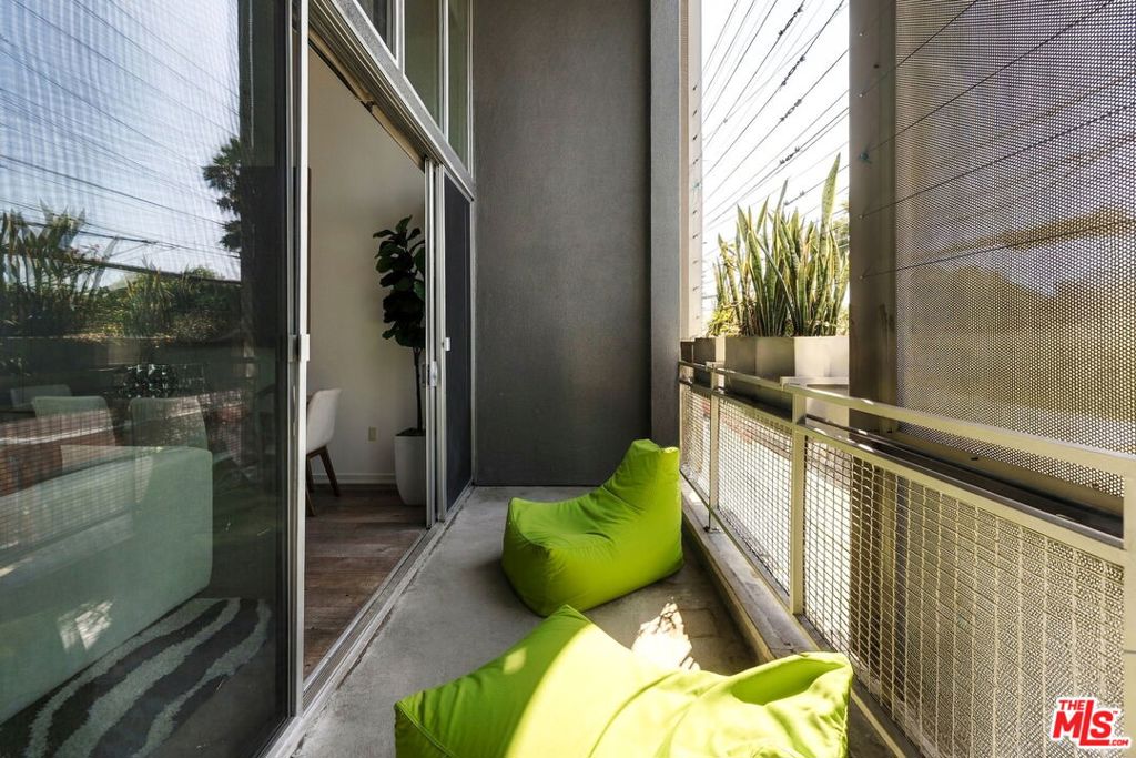 751 N Fairfax Avenue 2 Property Photo 20