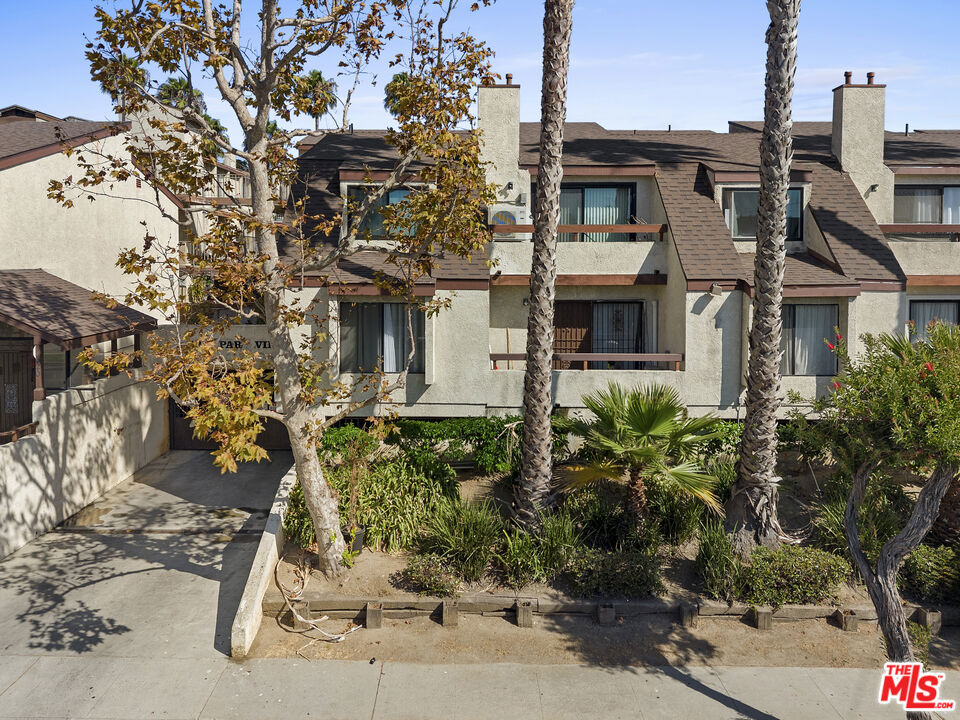 620 W Hyde Park Boulevard 103 Property Photo 1