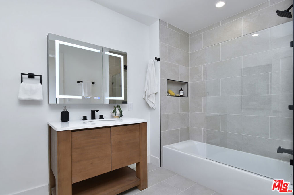 15431 Milbank Street Property Photo 29