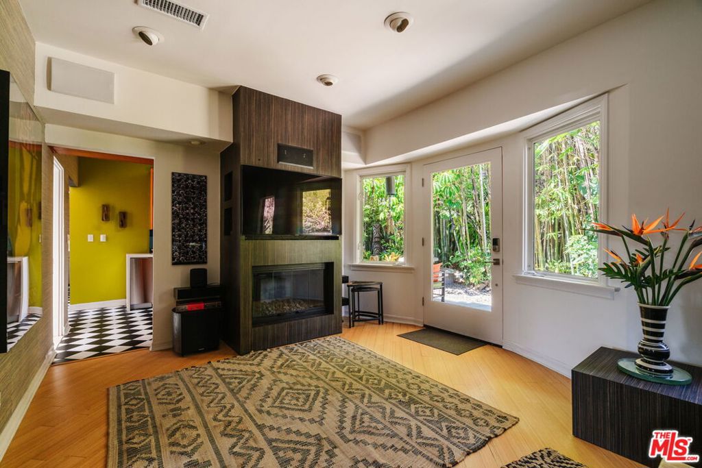 1630 Champlain Terrace Property Photo 4