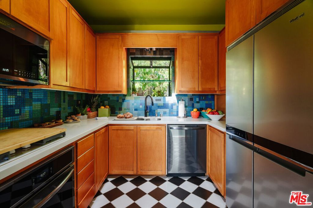 1630 Champlain Terrace Property Photo 8