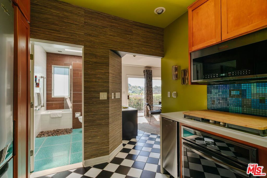 1630 Champlain Terrace Property Photo 10