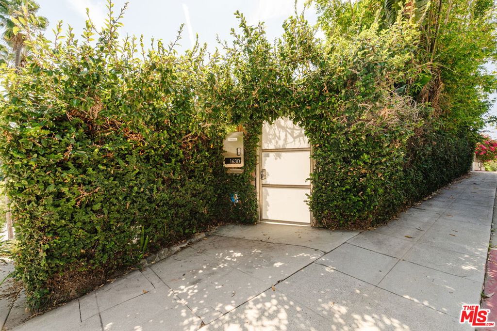 1630 Champlain Terrace Property Photo 34
