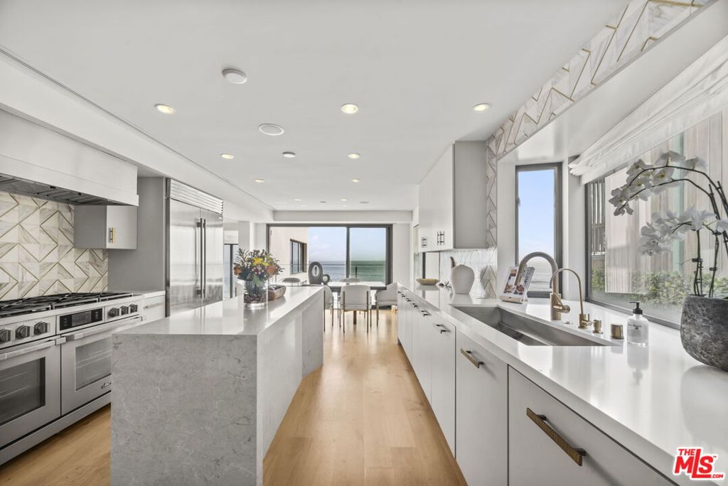 24146 Malibu Road Property Photo 7
