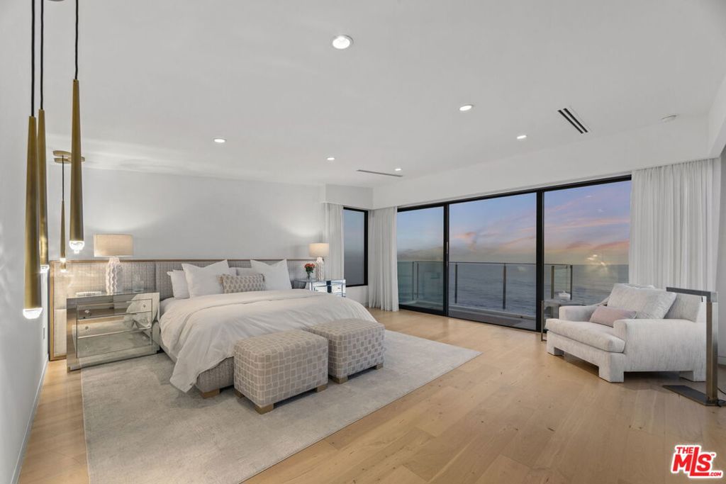 24146 Malibu Road Property Photo 11