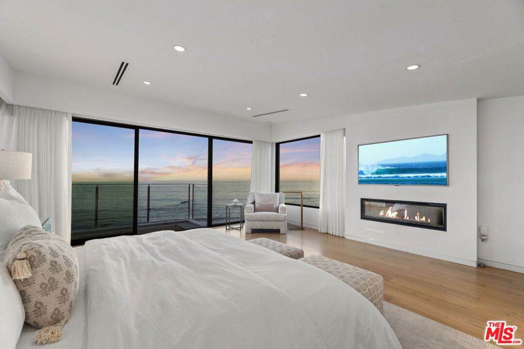 24146 Malibu Road Property Photo 12