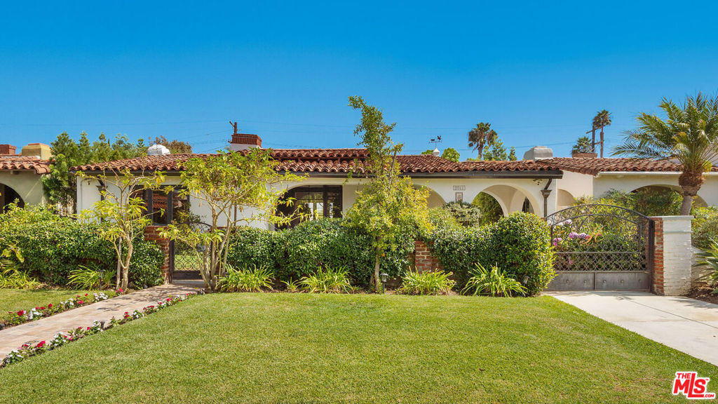 1042 Alvira Street Property Photo 2