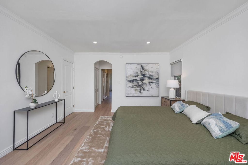 1042 Alvira Street Property Photo 16