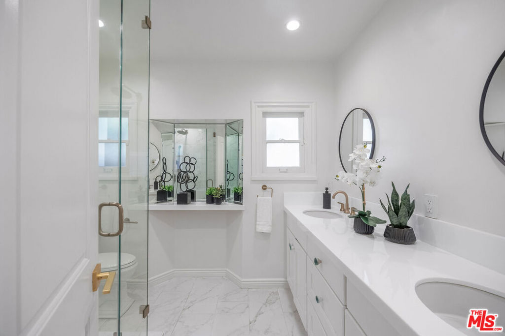 1042 Alvira Street Property Photo 17