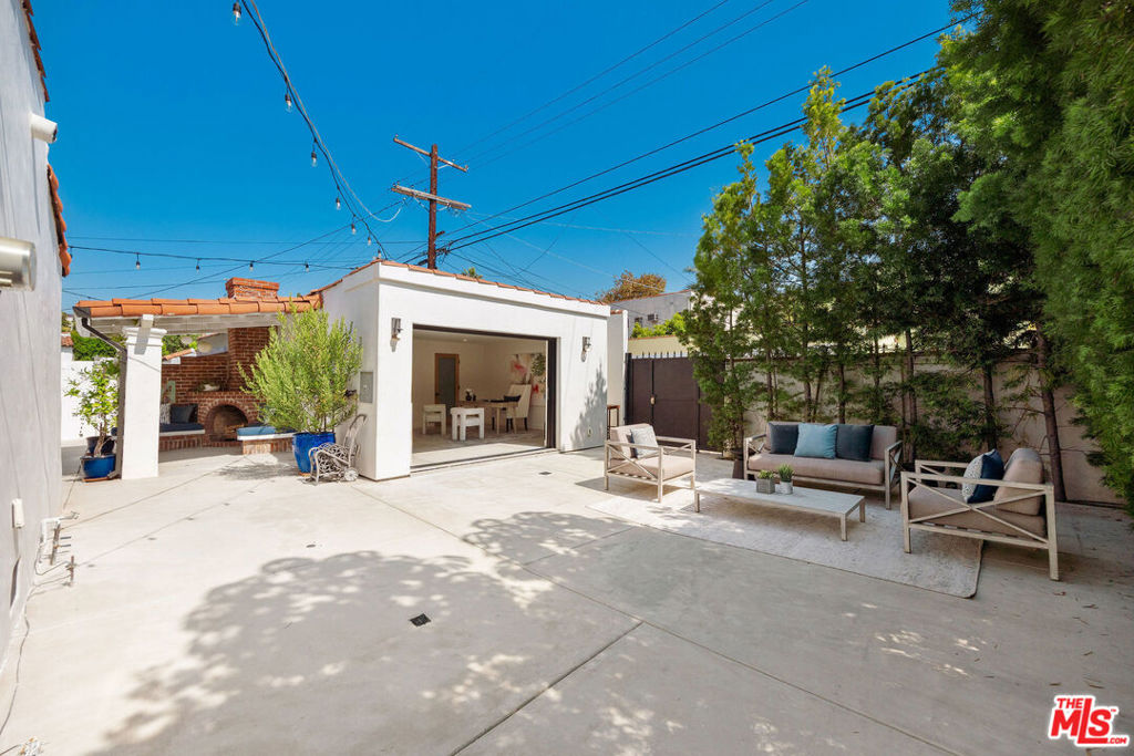 1042 Alvira Street Property Photo 26