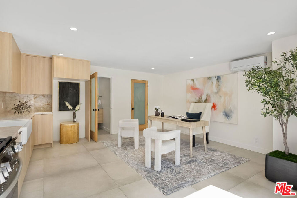 1042 Alvira Street Property Photo 27