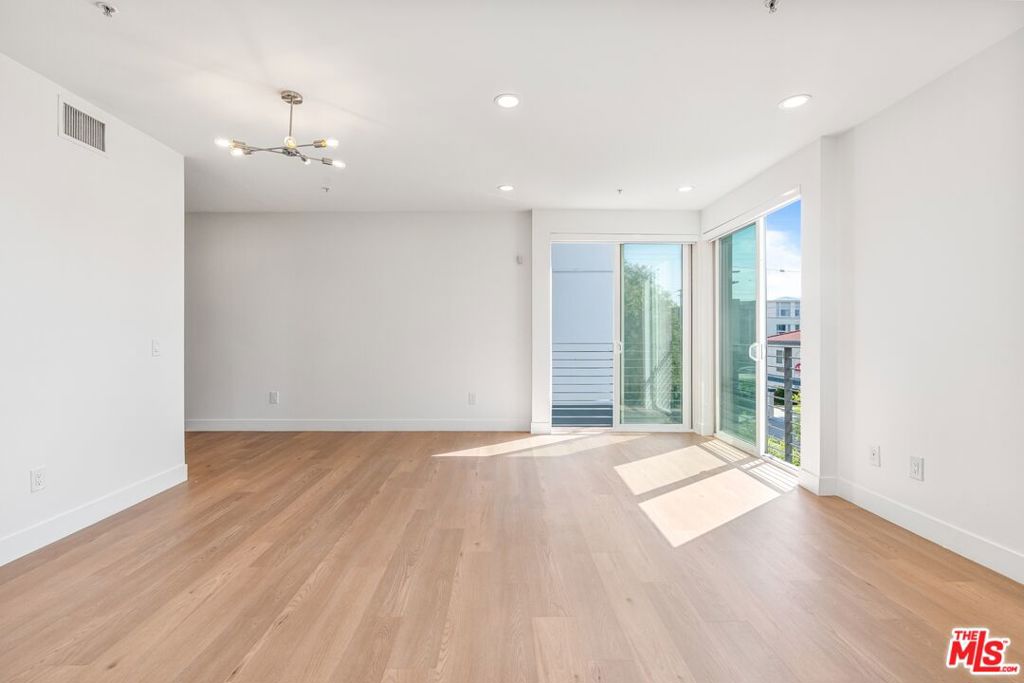 11011 Huston Street 212 Property Photo 6