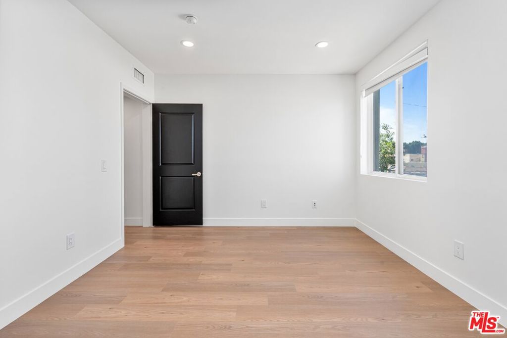 11011 Huston Street 212 Property Photo 10