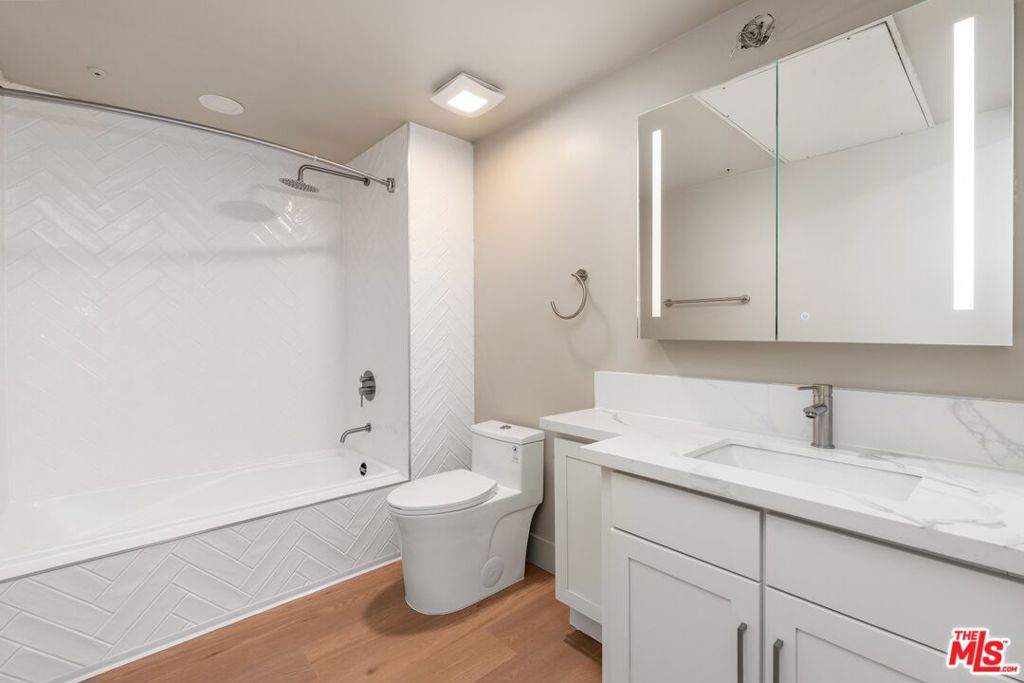 11011 Huston Street 212 Property Photo 11