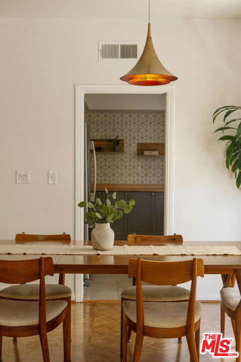 1539 Greenfield Avenue 102 Property Photo 10