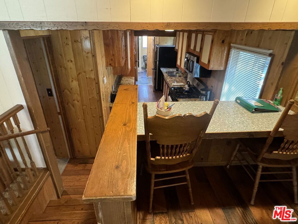 42696 Cougar Road Property Photo 3