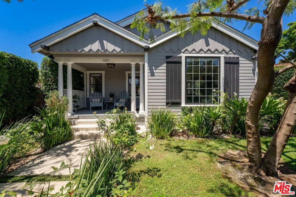 6607 De Longpre Avenue Property Photo 1