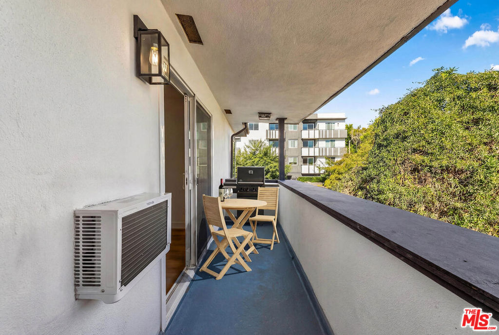 5642 Lexington Avenue Property Photo 10