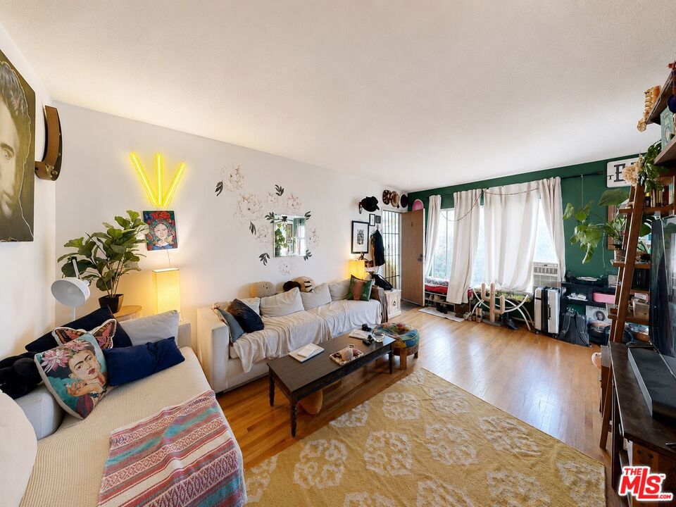 5642 Lexington Avenue Property Photo 36
