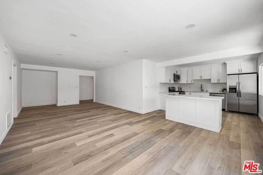 733 N Hayworth Avenue 2 Property Photo 10