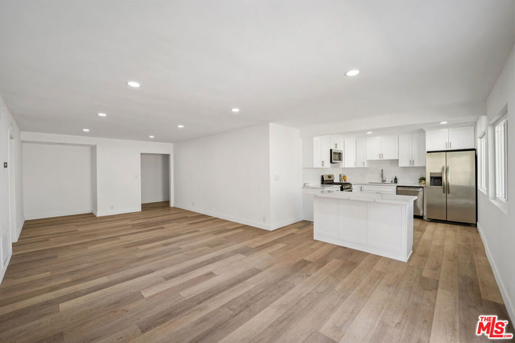 733 N Hayworth Avenue 2 Property Photo 11