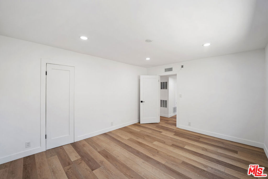 733 N Hayworth Avenue 2 Property Photo 21