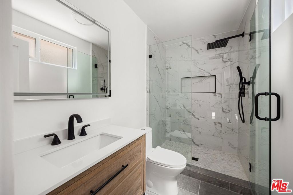 733 N Hayworth Avenue 2 Property Photo 23