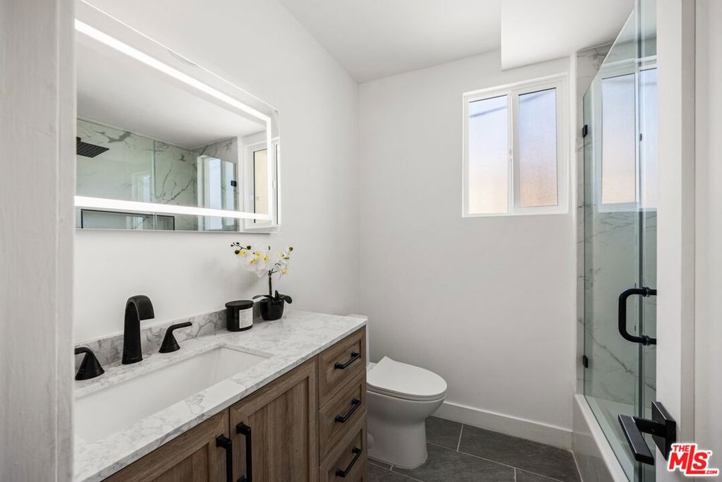733 N Hayworth Avenue 2 Property Photo 27