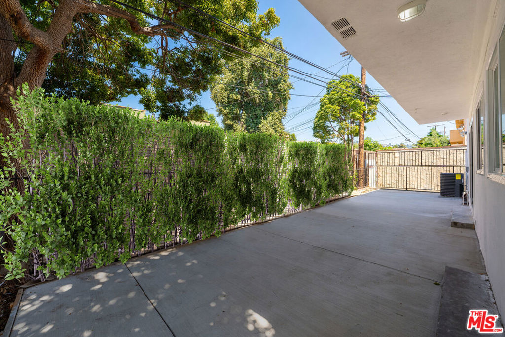 733 N Hayworth Avenue 2 Property Photo 34