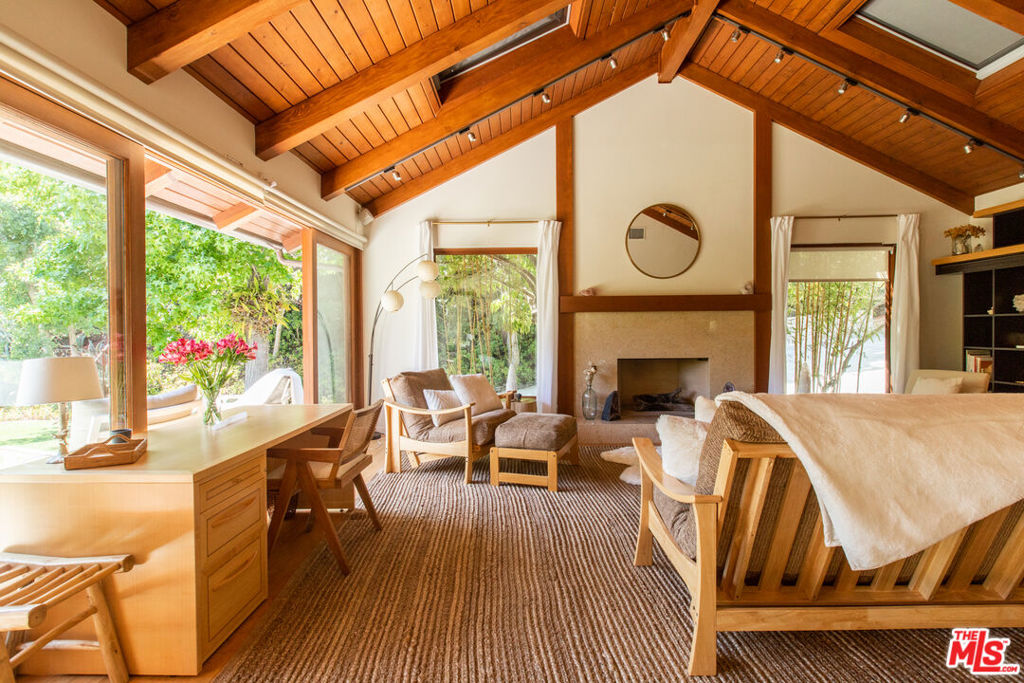 3626 Mandeville Canyon Road Property Photo 1