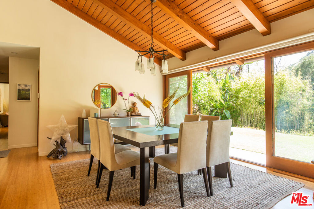 3626 Mandeville Canyon Road Property Photo 6