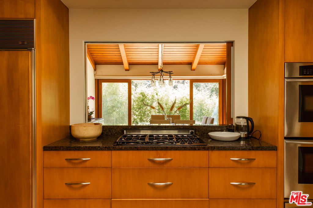 3626 Mandeville Canyon Road Property Photo 15